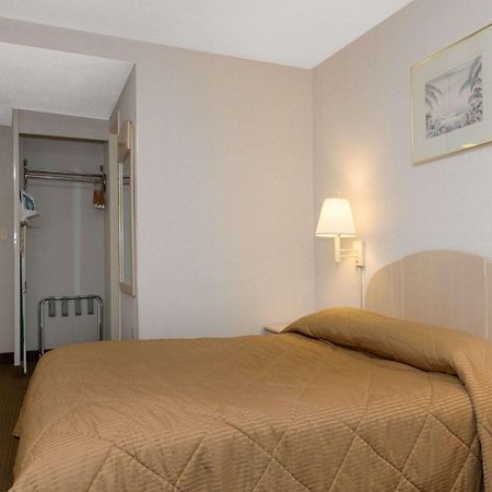 Rodeway Inn Анаполис Екстериор снимка