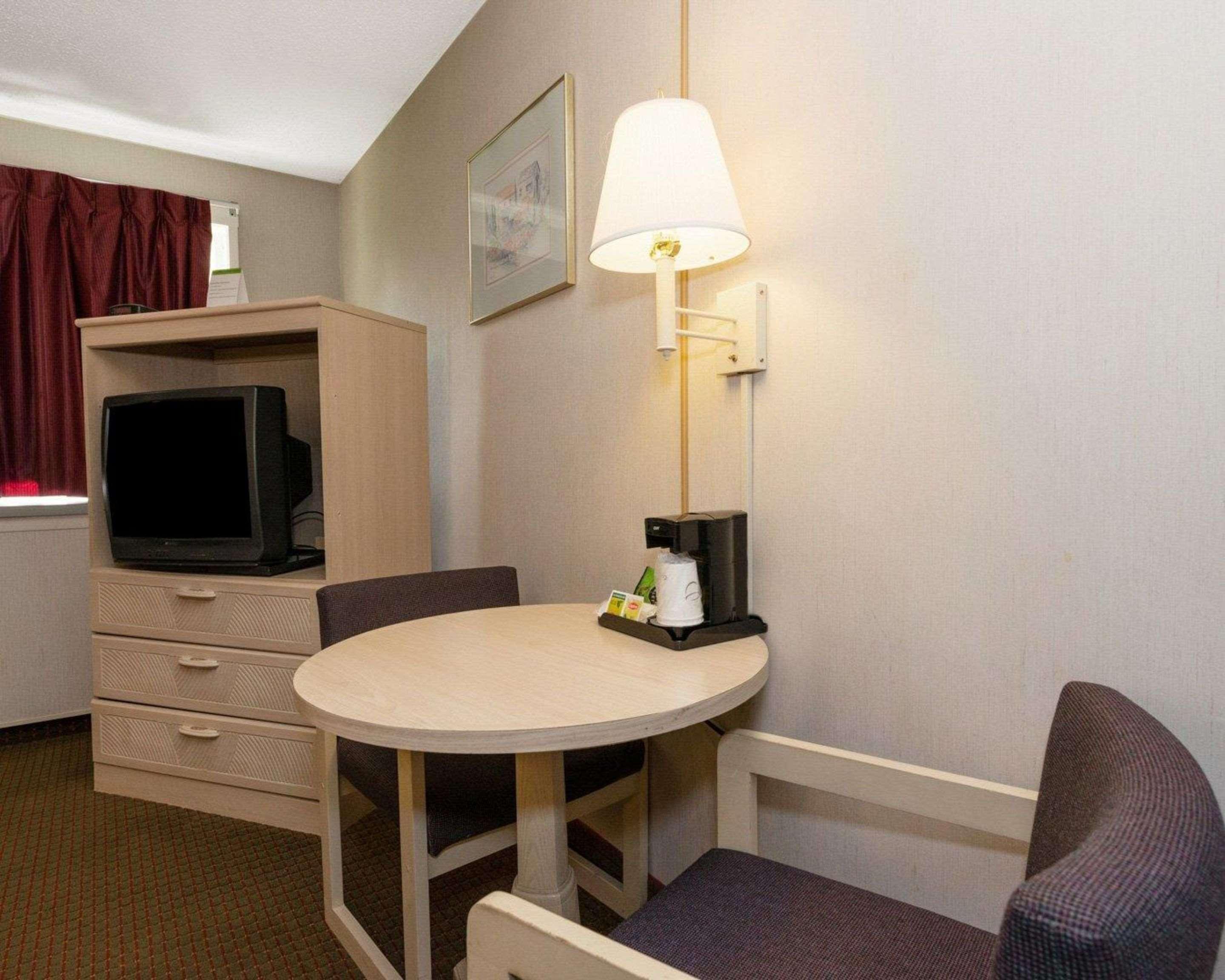 Rodeway Inn Анаполис Екстериор снимка