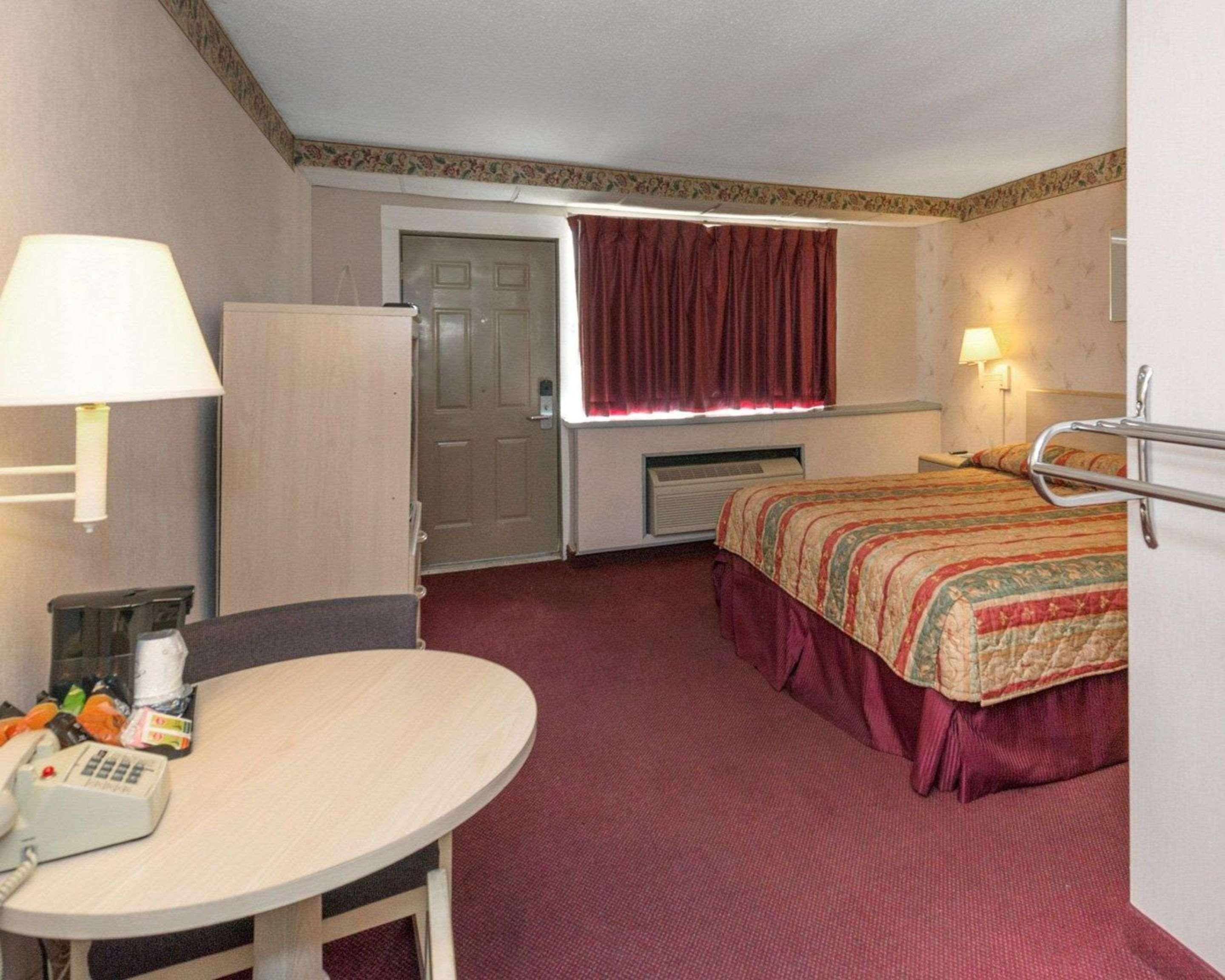 Rodeway Inn Анаполис Екстериор снимка